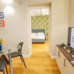 Montebello Central Apartment