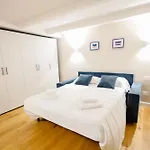 Montebello Central Apartment